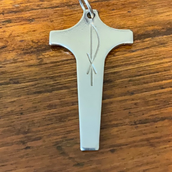 Large Silver Cross - Picture 1 of 3